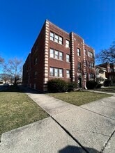 Building Photo - 10801 S Prairie Ave