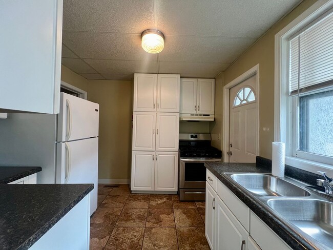 Building Photo - Shaolin Properties West (SHAWEST)