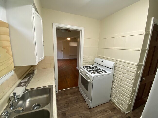 Foto del edificio - 3785 Caroline Ave