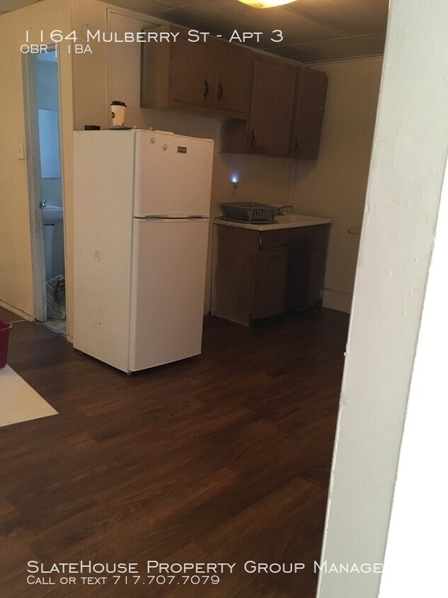 Third floor studio in Allison HIll area - Third floor studio in  Allison HIll area