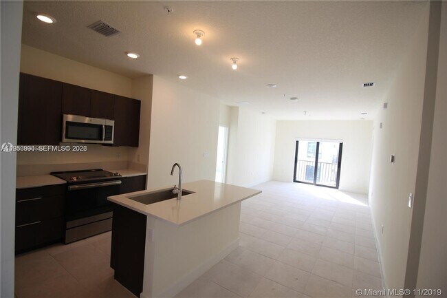 Foto del edificio - 4745 NW 84th Ct