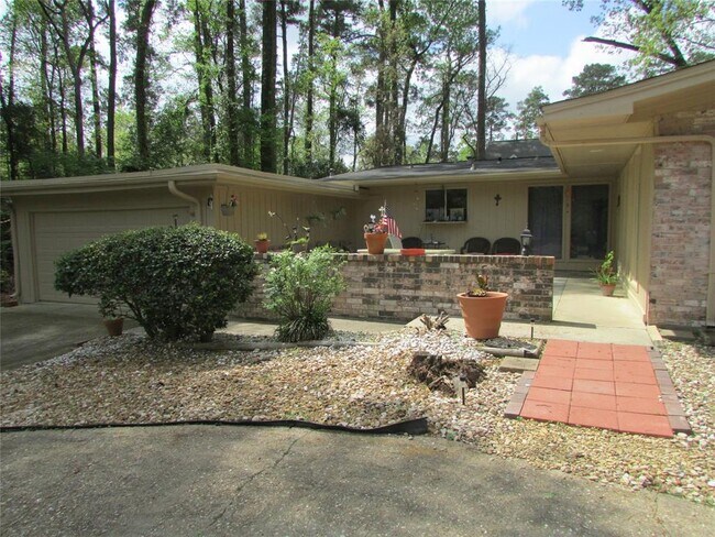 Building Photo - 8 Hanover Ln