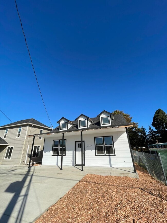 Building Photo - NEW CONSTRUCTION!