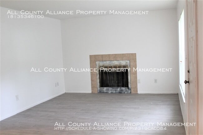 Building Photo - Upgraded 2 Bedroom Condo Close to Tampa