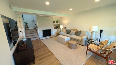 Building Photo - 2129 Vista Laredo