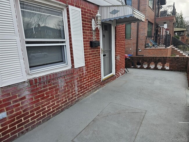 Foto del edificio - 57-35 Parsons Blvd