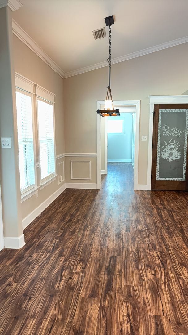 Building Photo - Available Now: Expansive 4BR Home with Rare 3-Bay Carport