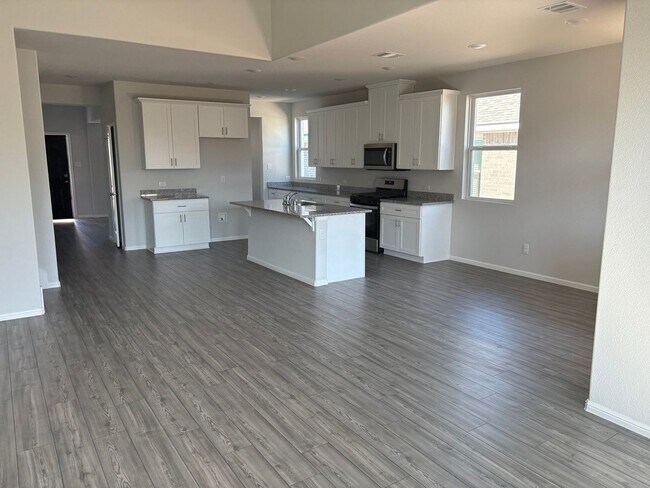 Building Photo - Charming 4BR House in Celina