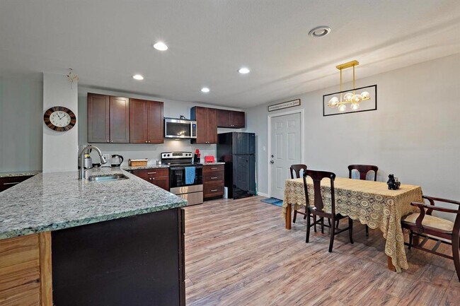 Foto del edificio - 119 N Kanaio Dr