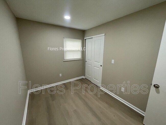 Building Photo - 2561 Milverton Way