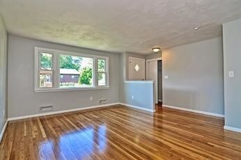 Foto del edificio - 16 Kiley Dr