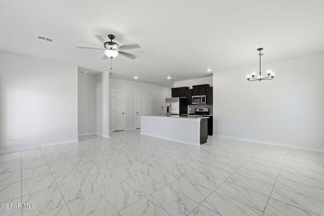Foto del edificio - 909 Larkhall Pl