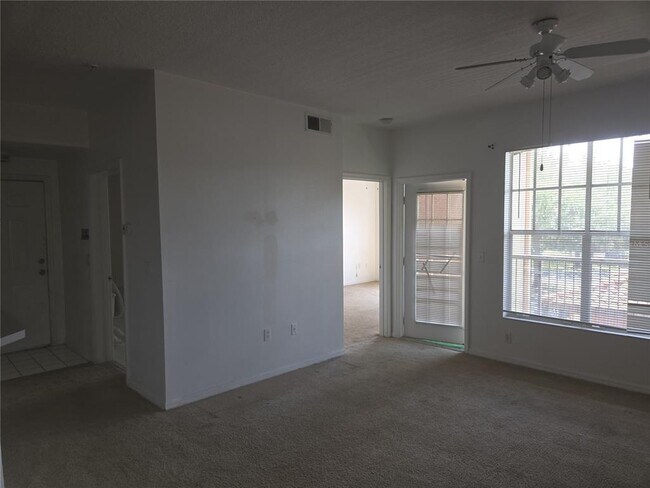 Foto del edificio - 5566 Metrowest Blvd