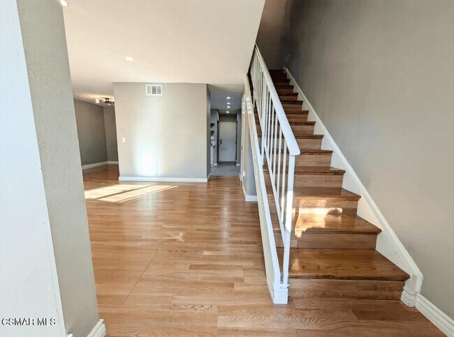 Building Photo - 28713 Conejo View Dr