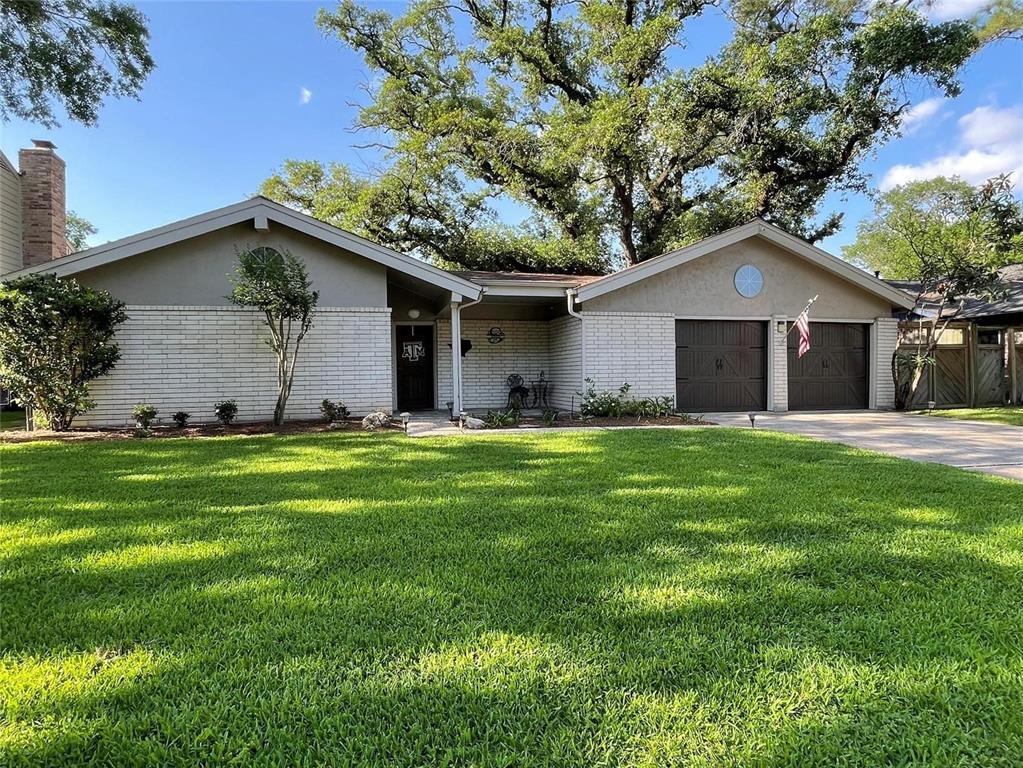 Primary Photo - 11306 Valley Stream Dr