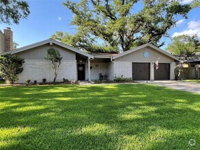 Building Photo - 11306 Valley Stream Dr