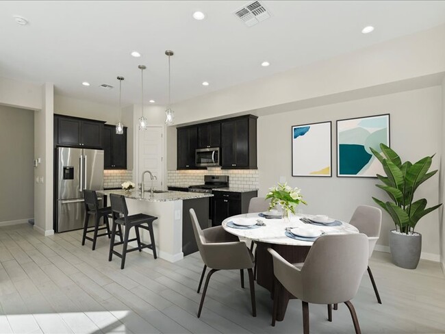 Photo - 5053 E Anderson Dr Townhome