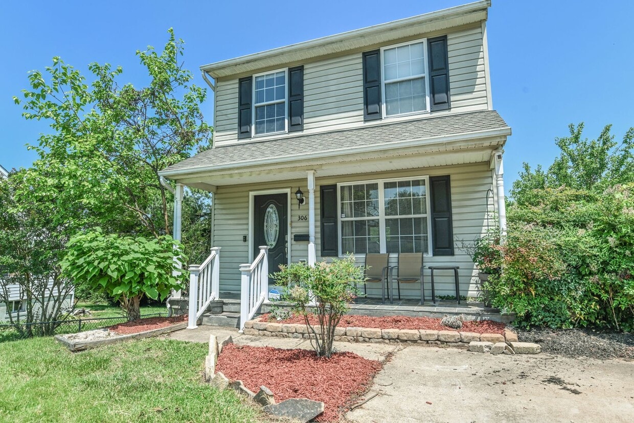 Primary Photo - 306 4th Ave