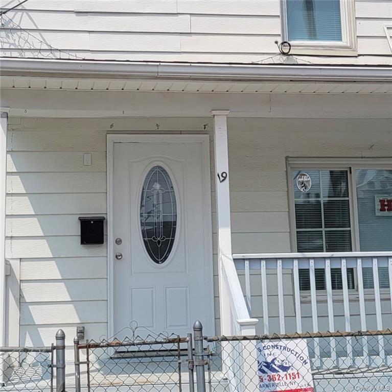 Primary Photo - 19 Clinton St