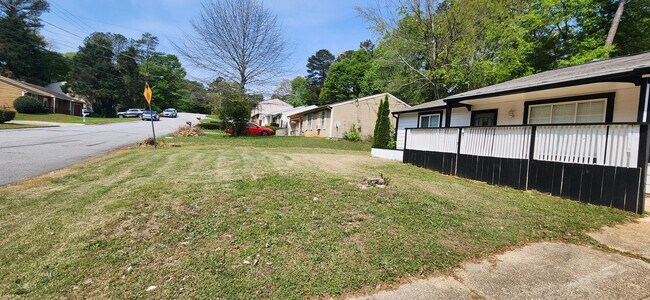 Foto del edificio - Room in House on White Oak Trail