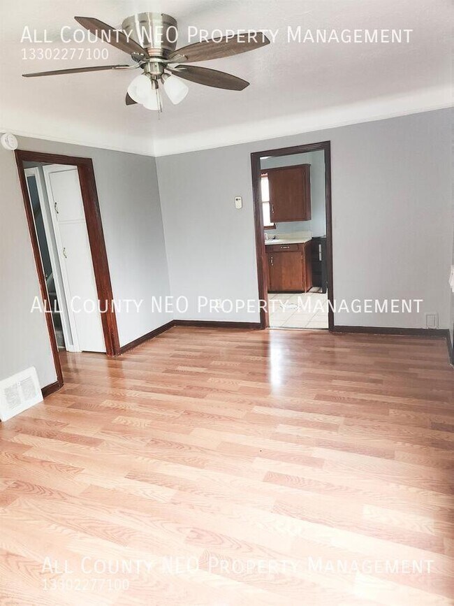 Foto del edificio - 16409 Cloverside Ave