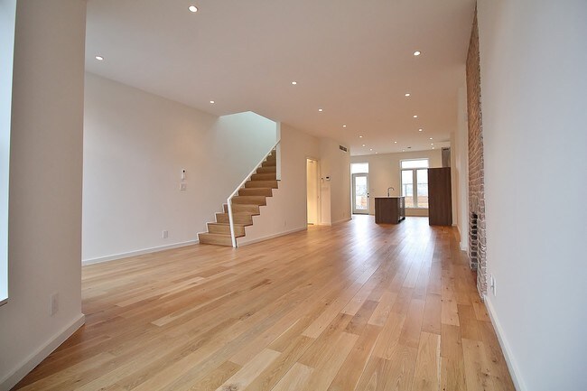 Foto del edificio - 251 Albany Ave