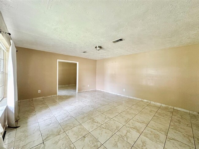 Foto del edificio - 4303 Balcones Dr