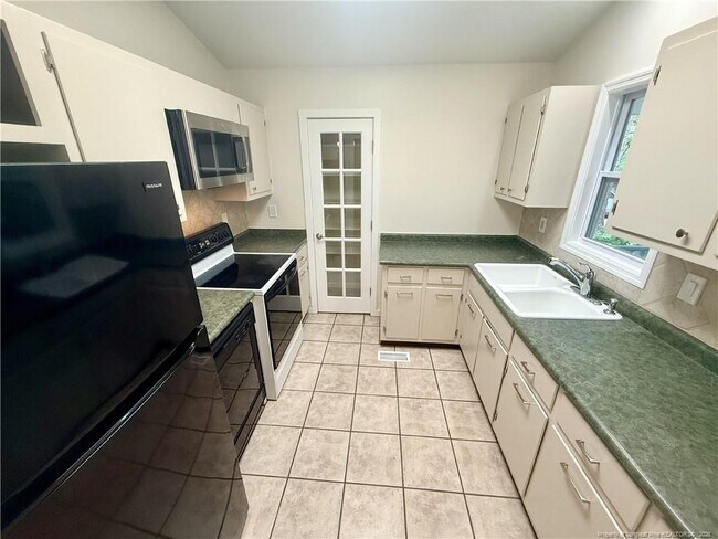 Building Photo - 5761 Waterwood Dr