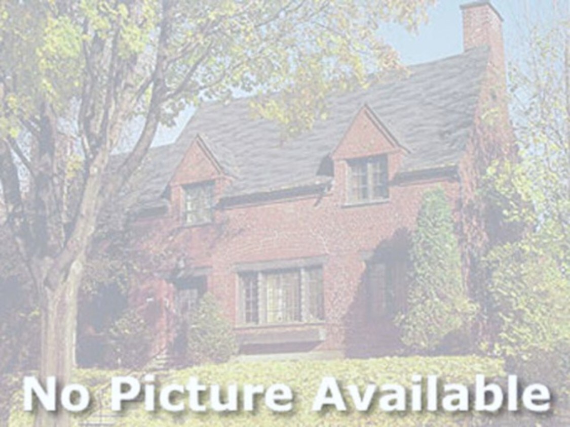 Building Photo - 3166 N Bay Rd