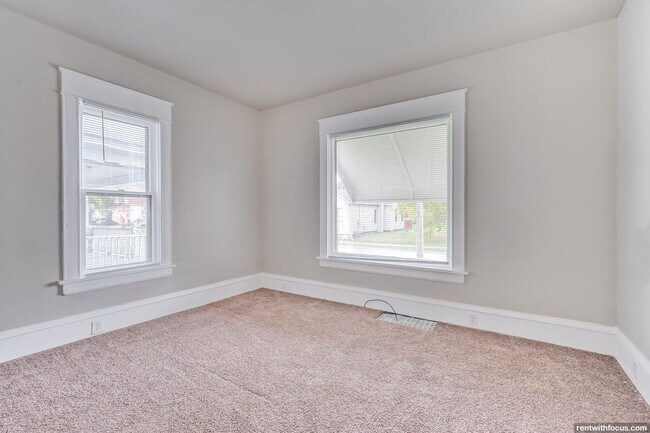 Foto del edificio - 328 Parkway Ave