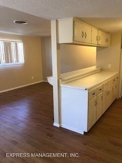 Building Photo - 2406 N Country Club Rd