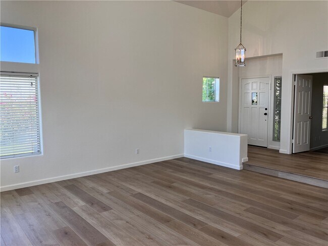 Building Photo - 6609 E Pinnacle Pointe