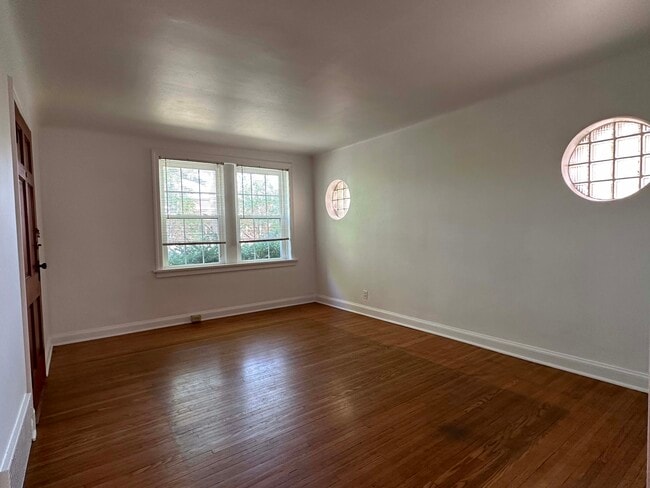 Building Photo - 6372 Sutherland Ave