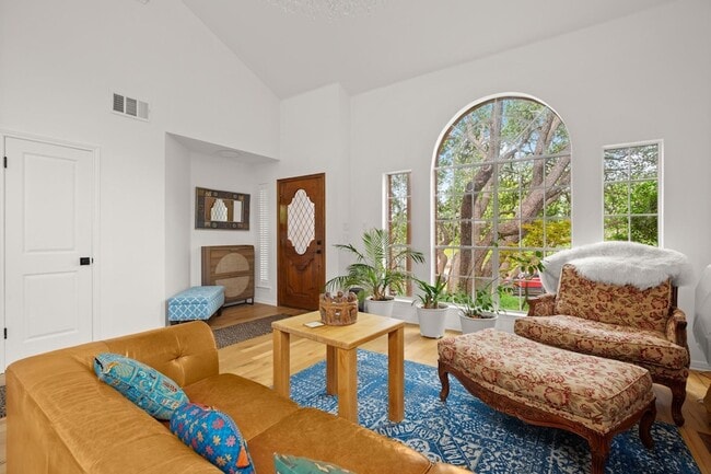 Building Photo - 3609 Latimer Dr
