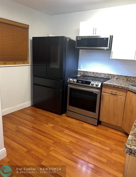 Foto del edificio - 840 Pine Dr