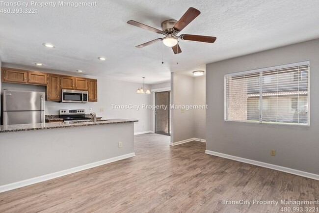 Building Photo - Mesa Condo for Rent - 1 bed - 1 bath - 694...