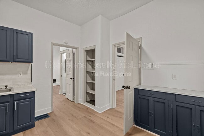 Building Photo - 4427 S 38th St