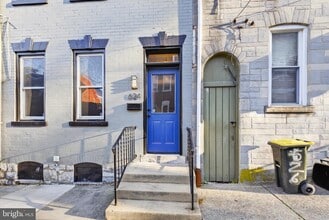 Building Photo - 624 St Joseph St