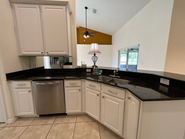 Foto del edificio - 4106 Maidu Ct