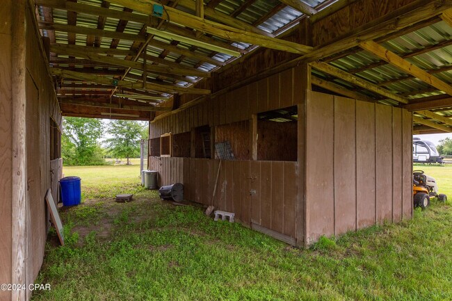 Building Photo - 5024 Pinetree Rd