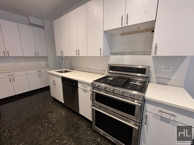 Building Photo - WEST 58 STREET