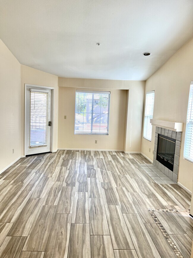 Living Room - 18650 Caminito Cantilena