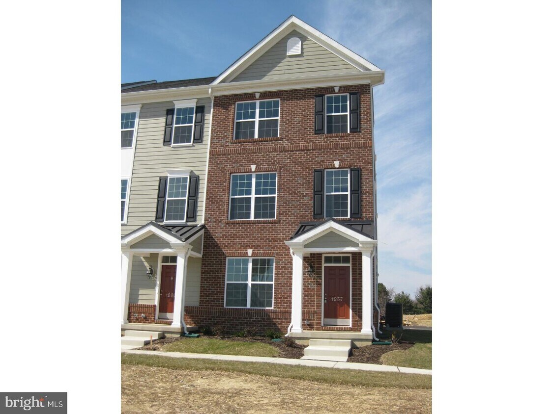 1237 Parish Ave, Claymont, DE 19703 Townhouse for Rent in Claymont