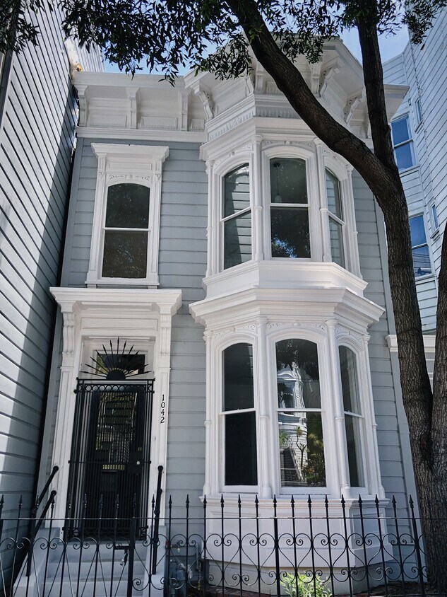 Primary Photo - 1042 Divisadero St