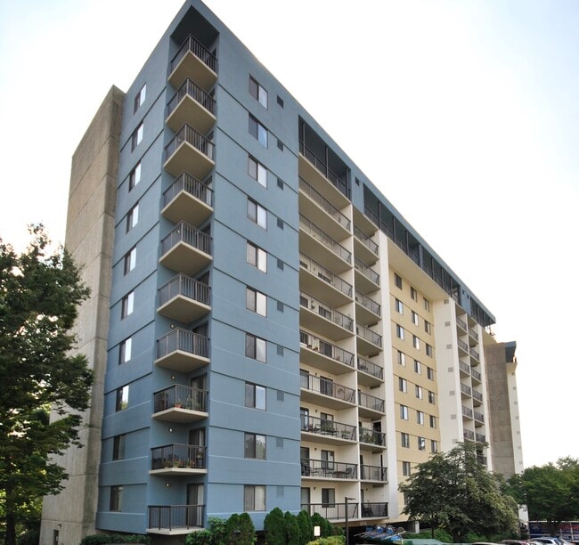 Lakeside Plaza Condominium
