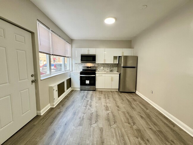 Foto del edificio - 6002 Hudson Ave