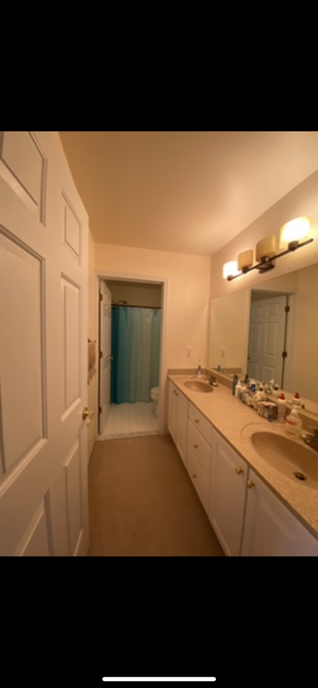 Building Photo - 2914 Leslie Park Cir