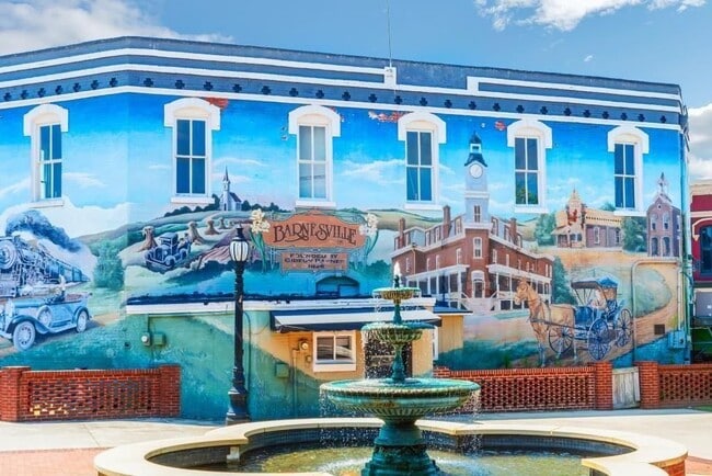 Building Photo - 204 Mill