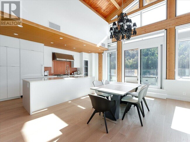 Photo du bâtiment - 6707-6707 Nelson Ave