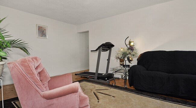 Building Photo - Central Park Terrace (A)